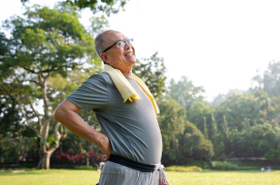 Penyebab Saraf Kejepit Akibat Mengangkat Beban dengan Cara Keliru